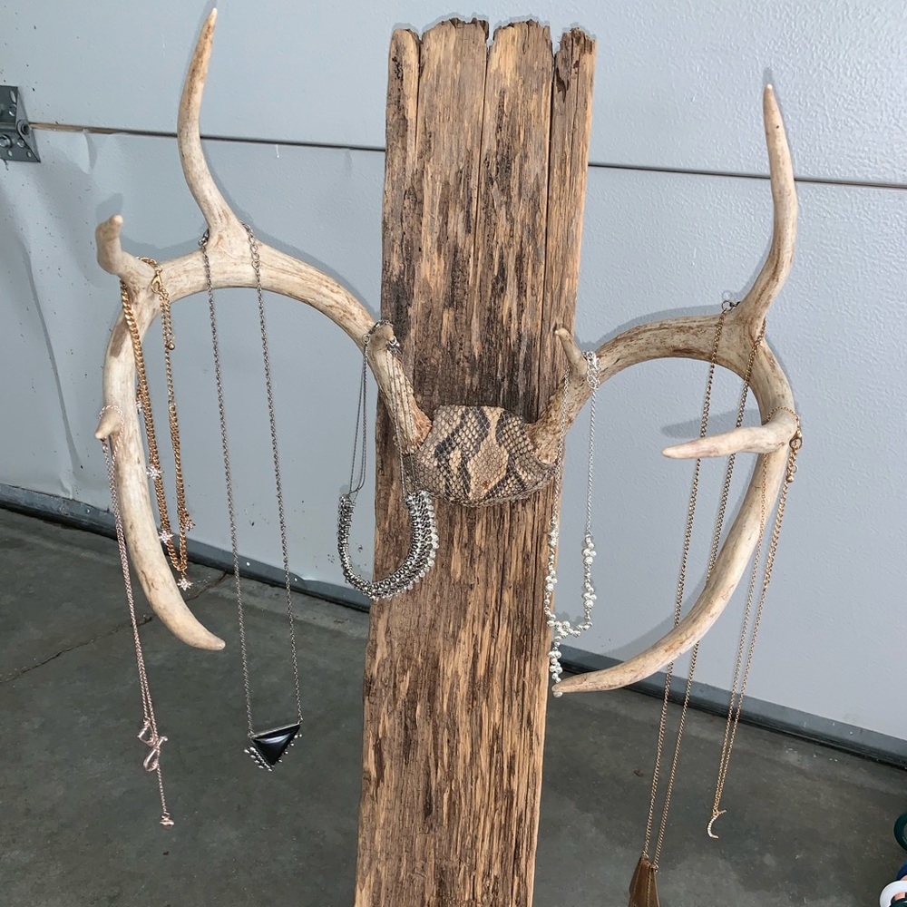 Necklace holder